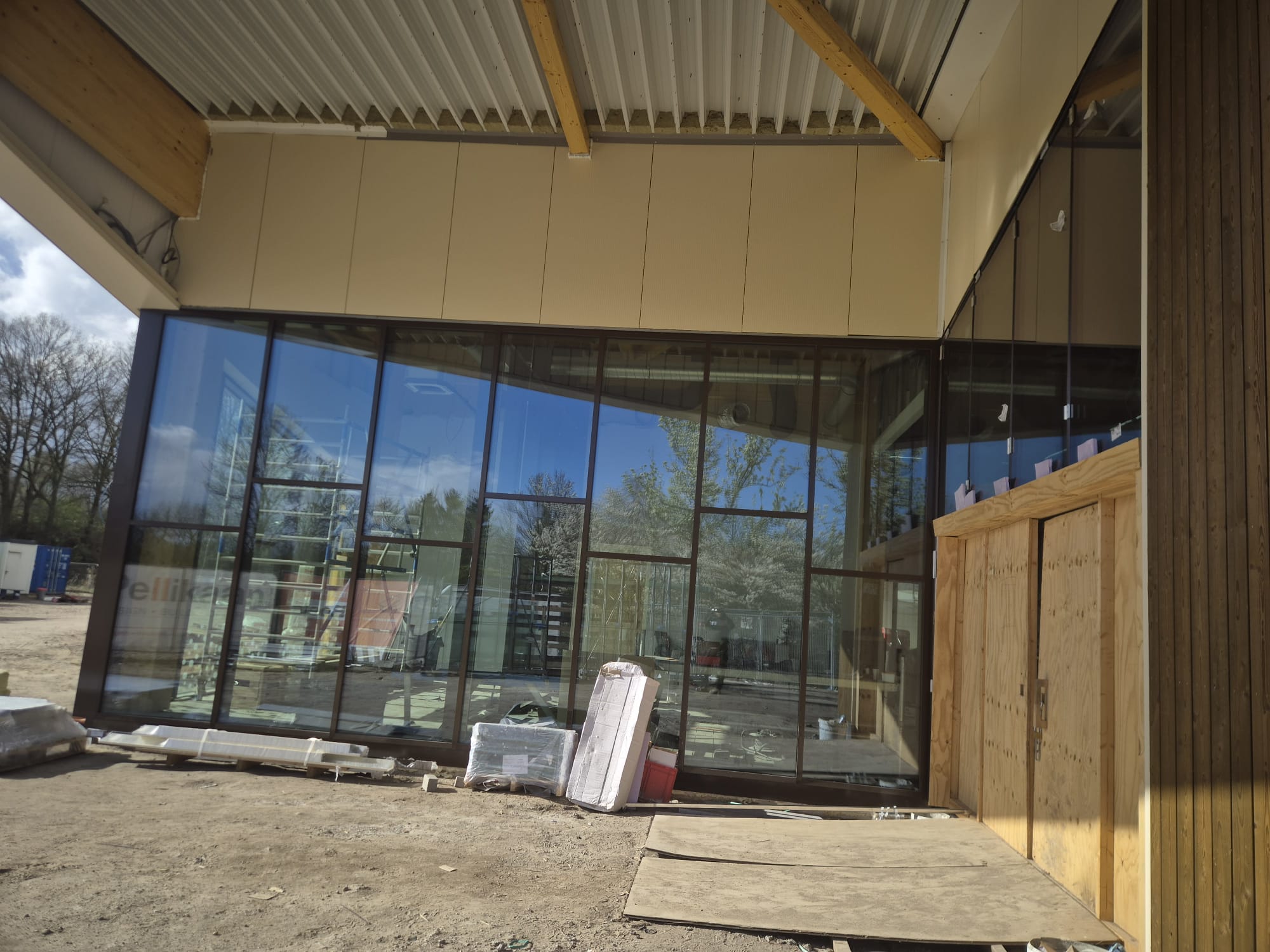 Edy Plaatsen vakman aan het werk